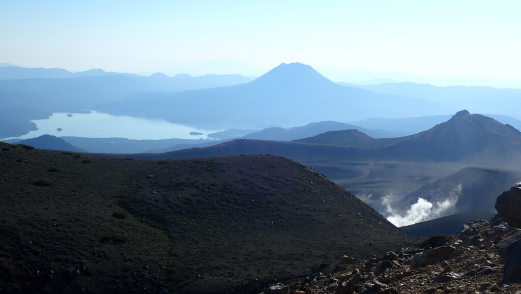 阿寒湖と雄阿寒岳