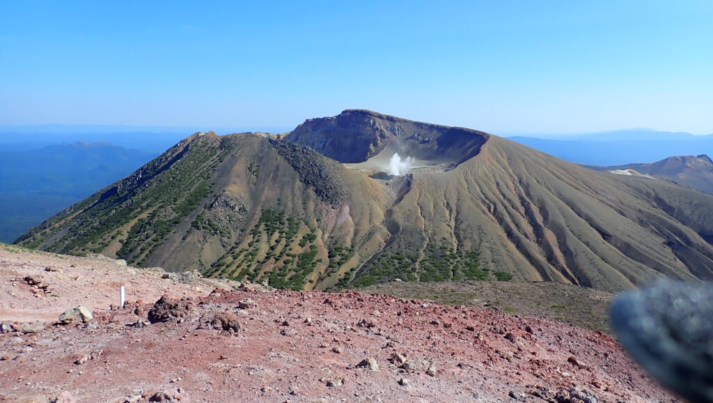 阿寒富士山頂から雌阿寒岳